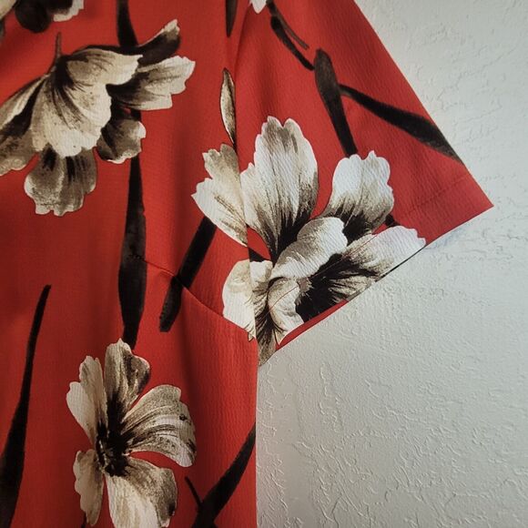 Alfred Dunner Womans Blouse  Shirt Sz 16W Red Satin Like Floral Short Sleeve Top - Picture 4 of 7